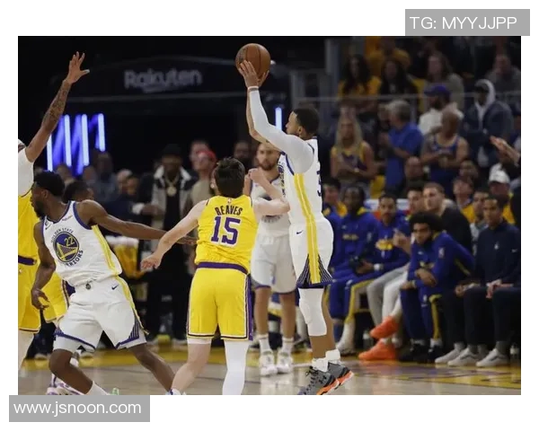 湖人勇士激战回放精彩瞬间分析与赛后点评全景呈现